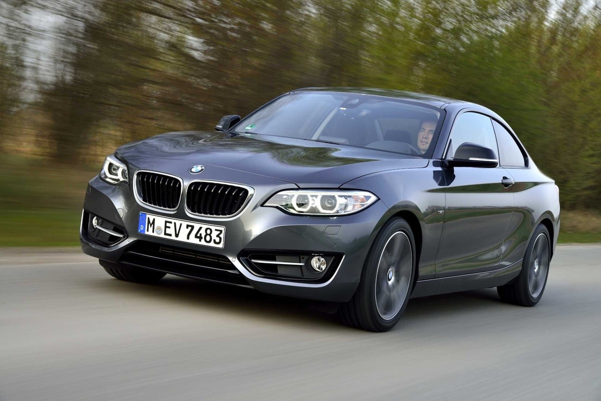 220i hero