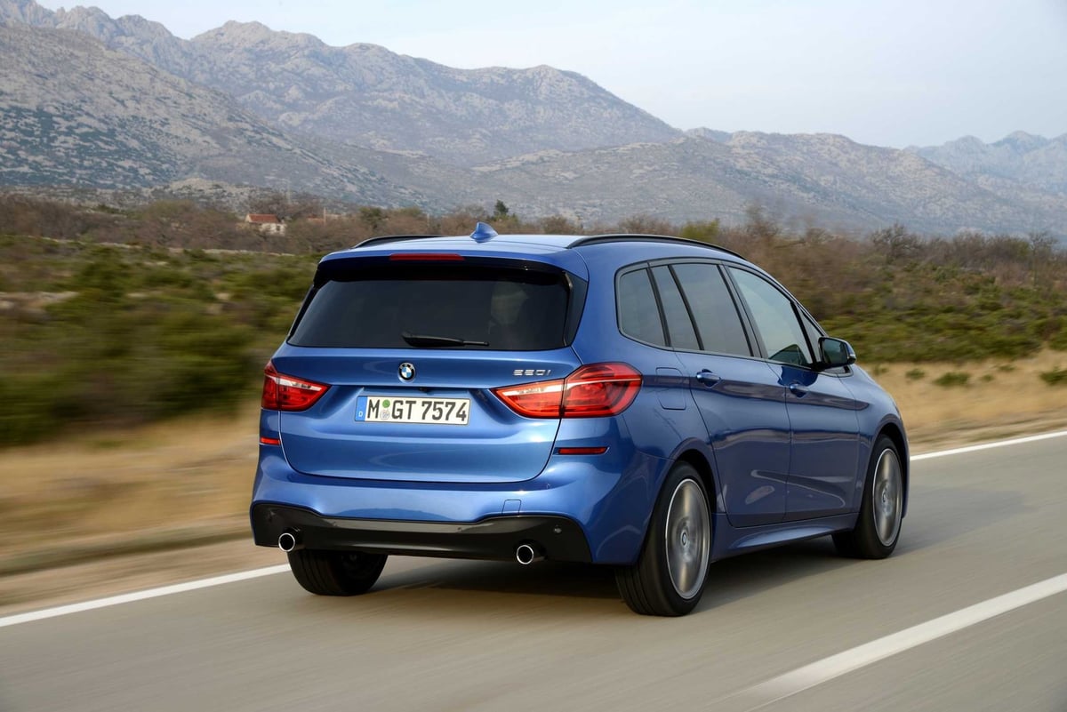 220i hero