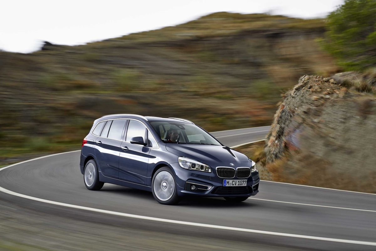 220i Gran Tourer hero