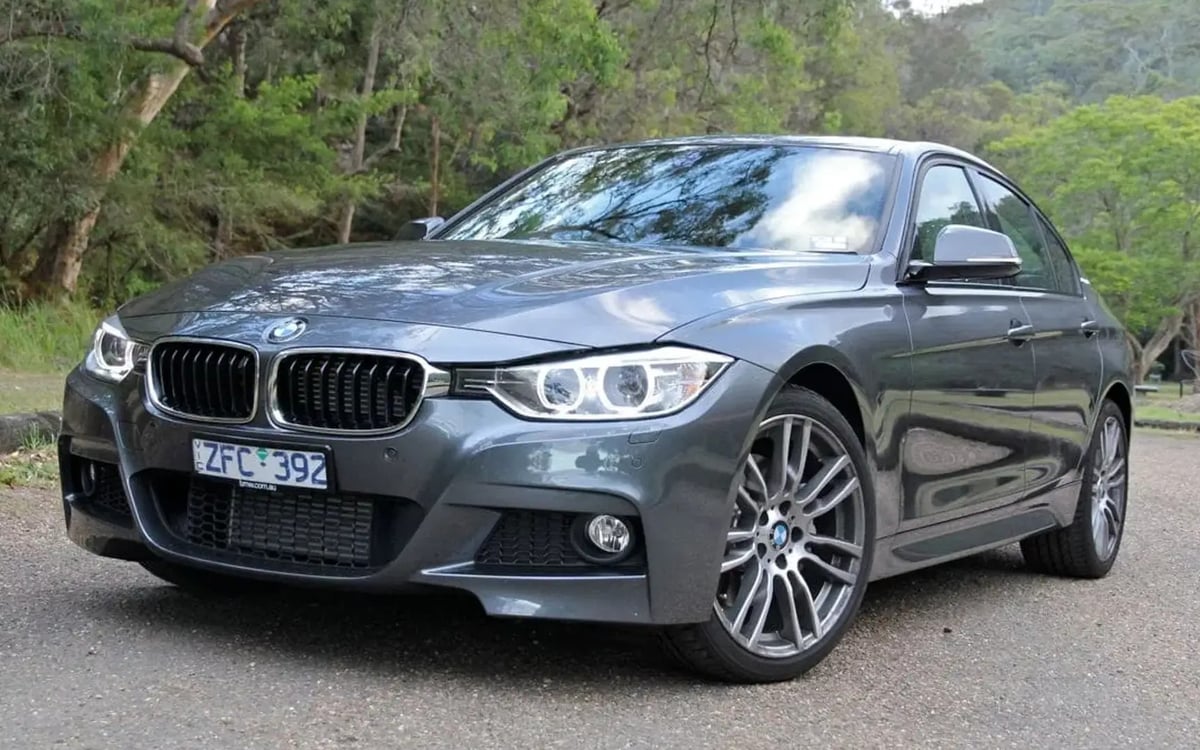 320i hero
