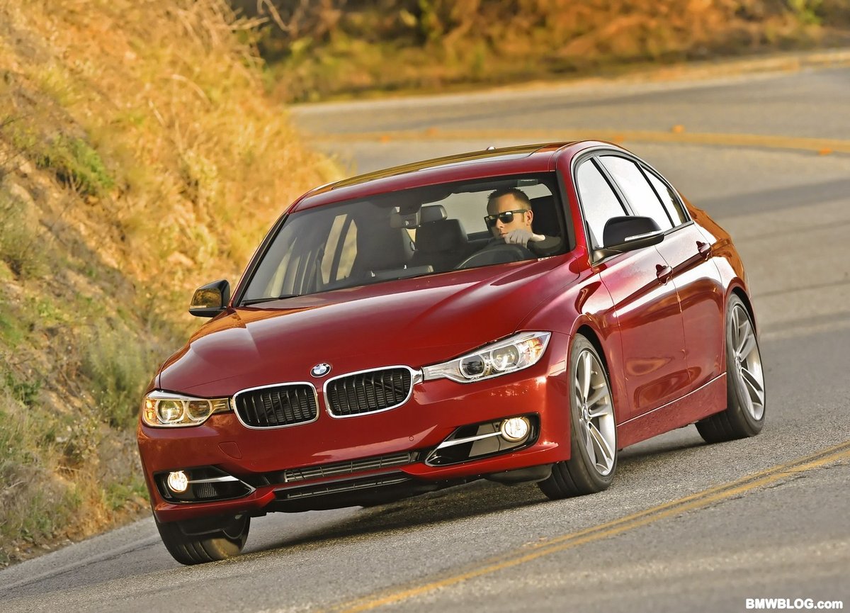320i hero