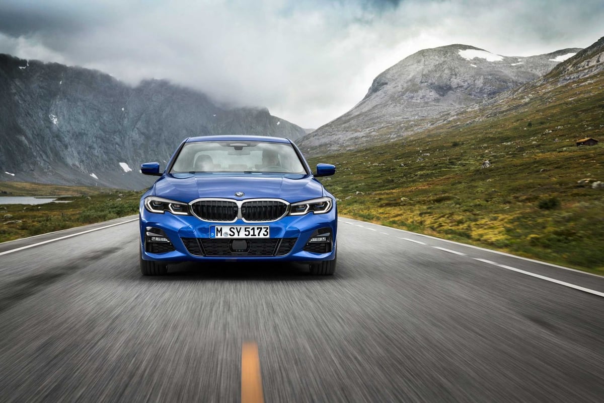 330i hero
