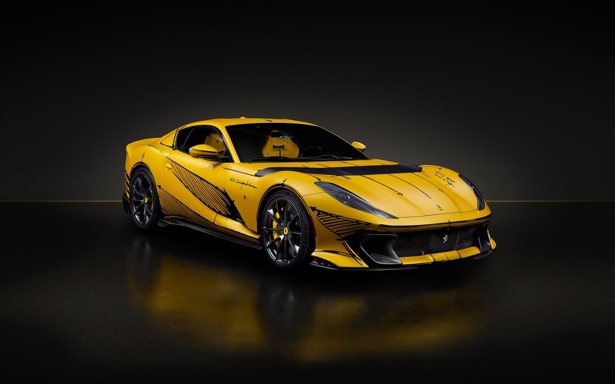 812 Competizione A hero