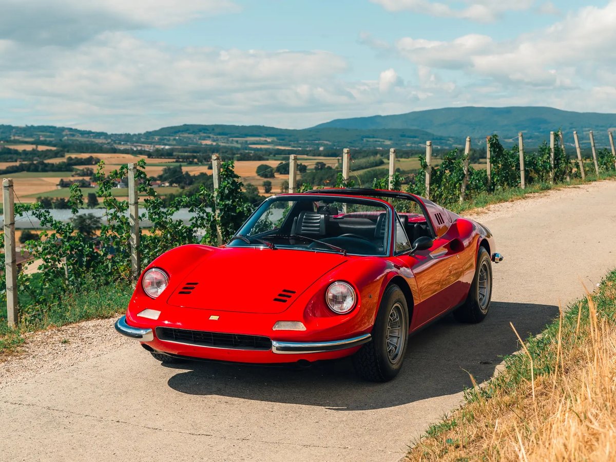 Dino 246 GTS hero