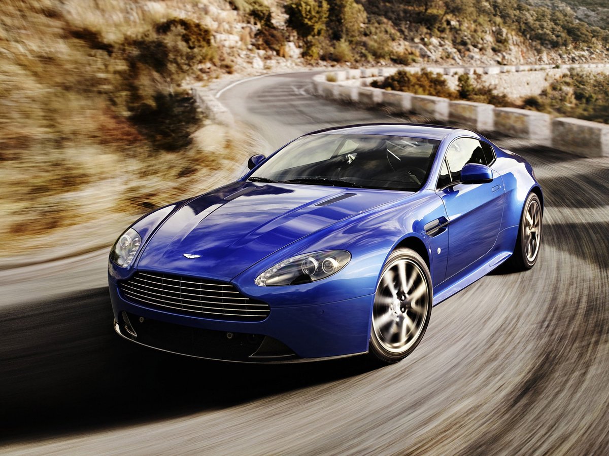 V8 Vantage S hero