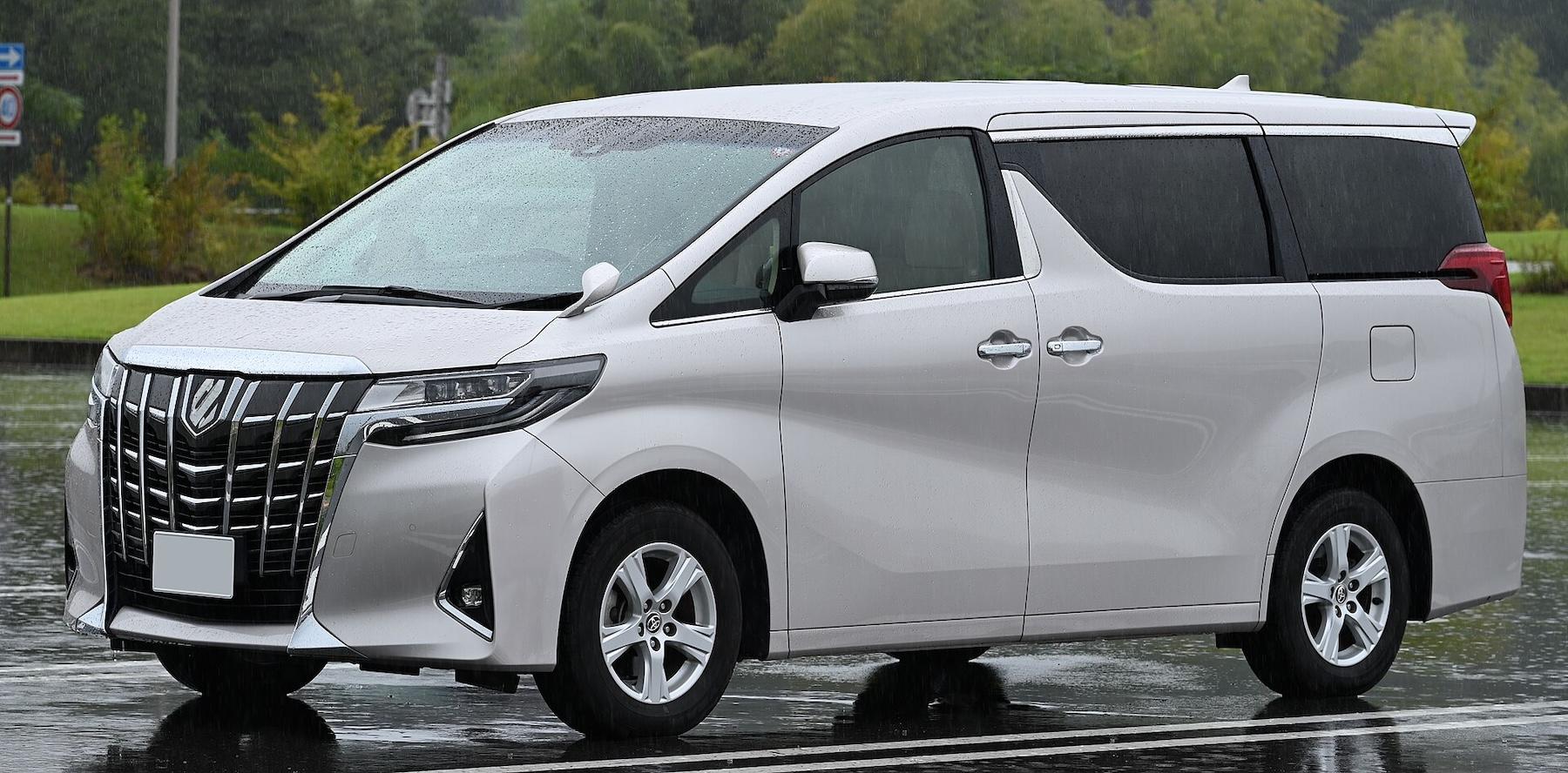 toyota alphard 年份封面