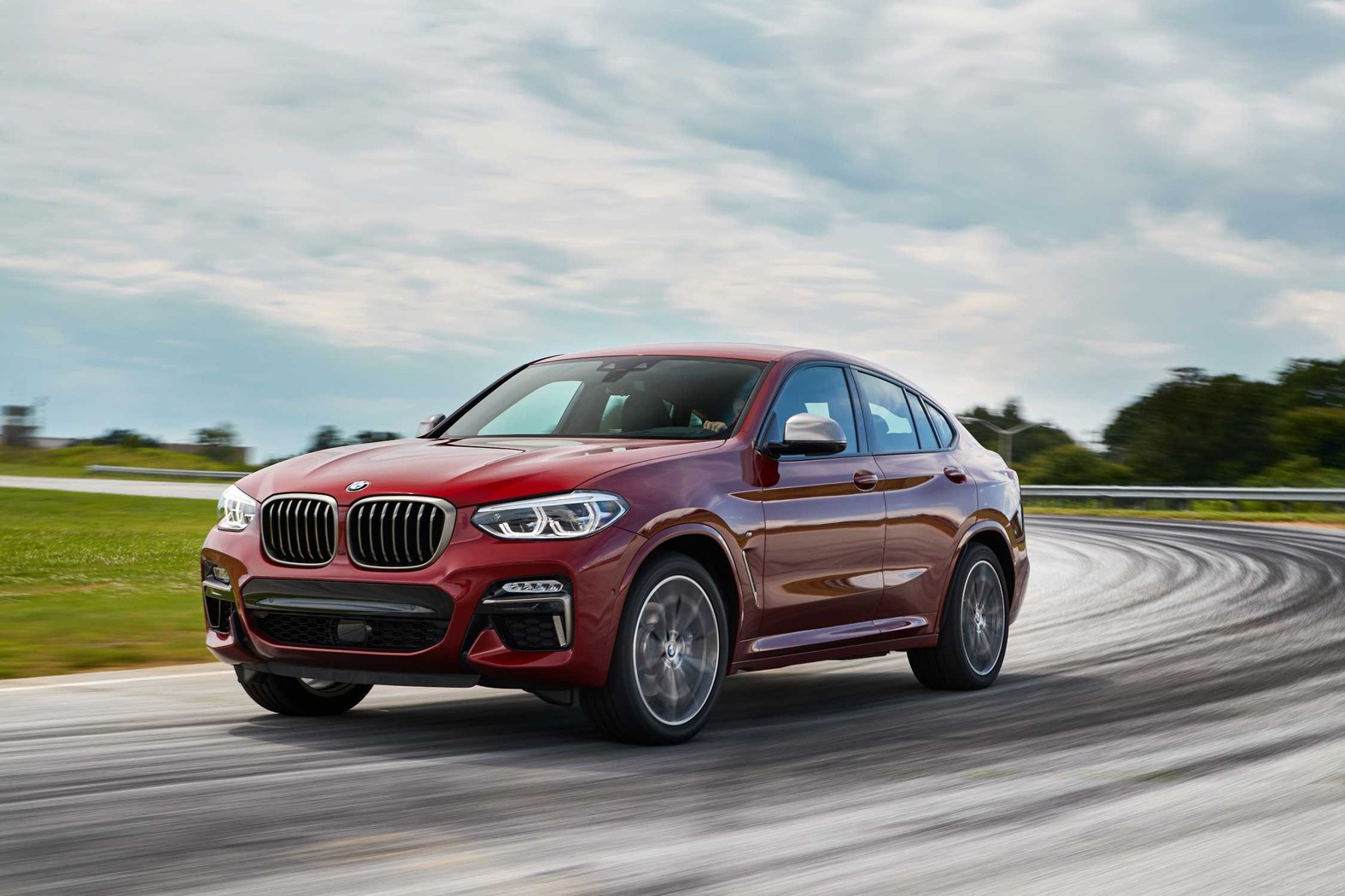 X4 xDrive30i hero